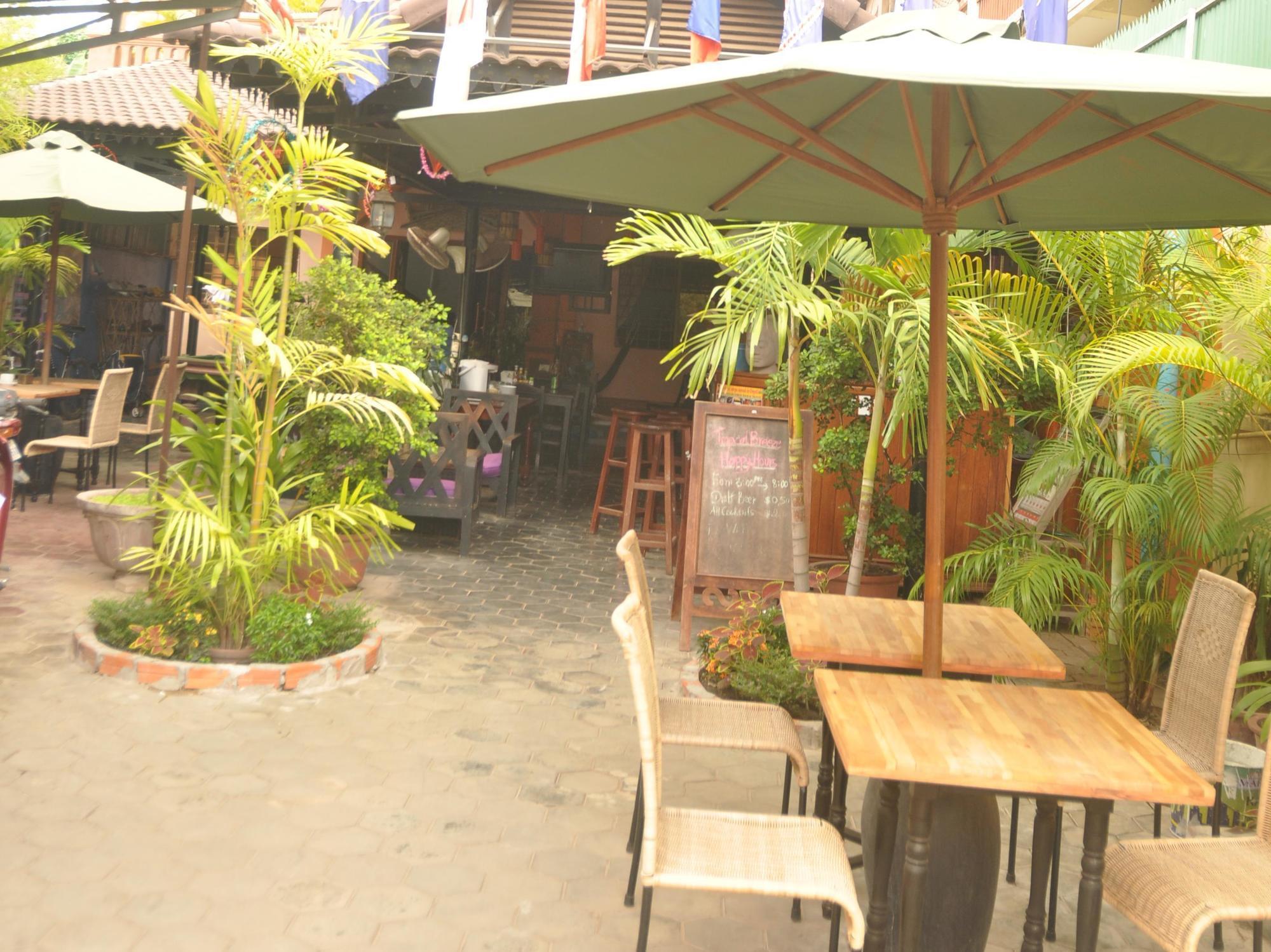 Hotel Tropical Breeze 2*