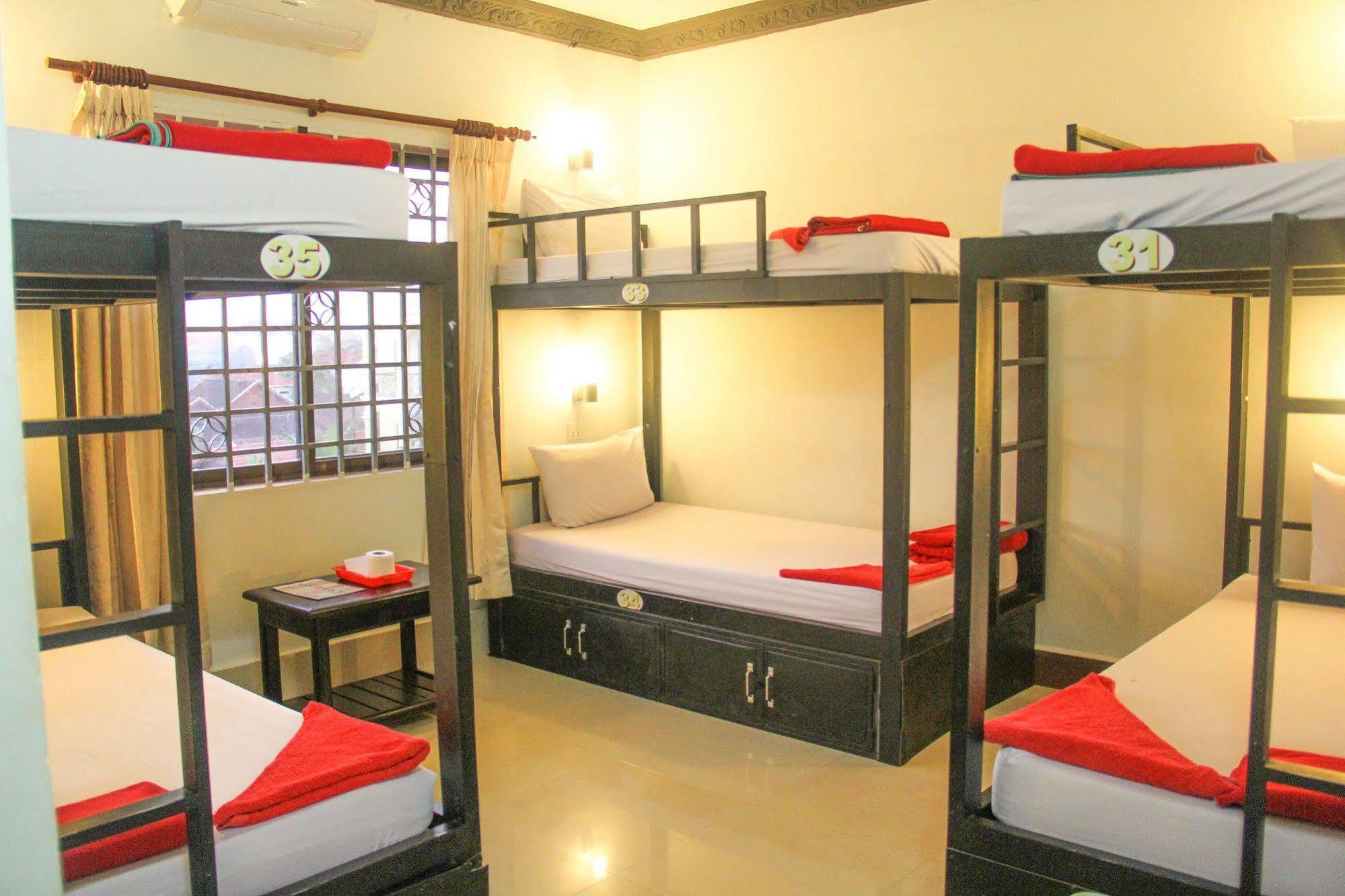 Tropical Breeze Hotel 2*